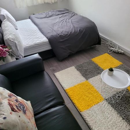 Simplyguests Apartment ลอนดอน ภายนอก รูปภาพ
